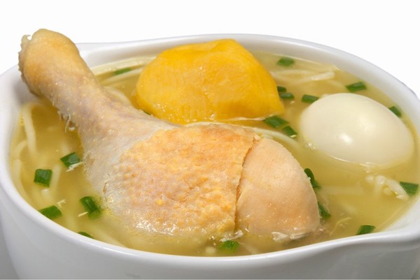 Цыплёнок отварной с бульоном